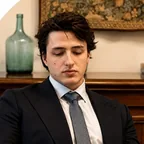 Portrait de Valentin Tussiot, expert en assurance et patrimoine